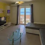Apartament In 39369