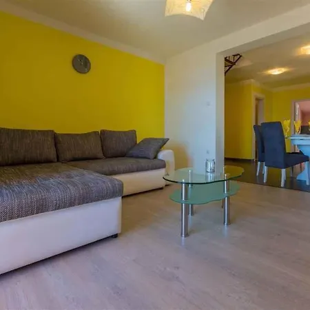 In 39369 Apartment