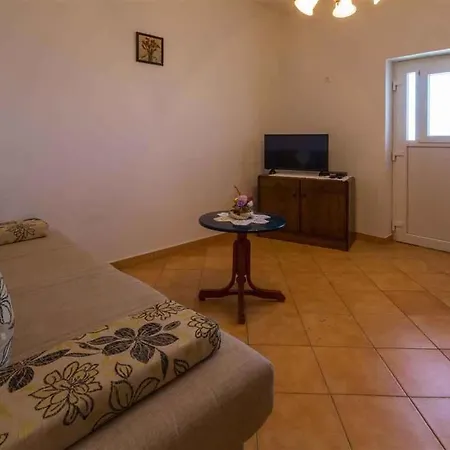 In 39369 Apartment *
