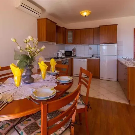 In 39369 Apartment Novi Vinodolski