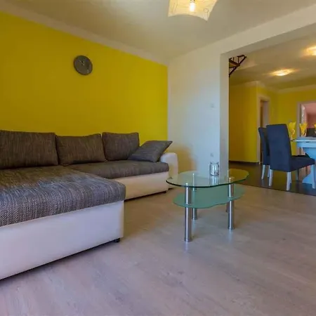 In 39369 Apartment